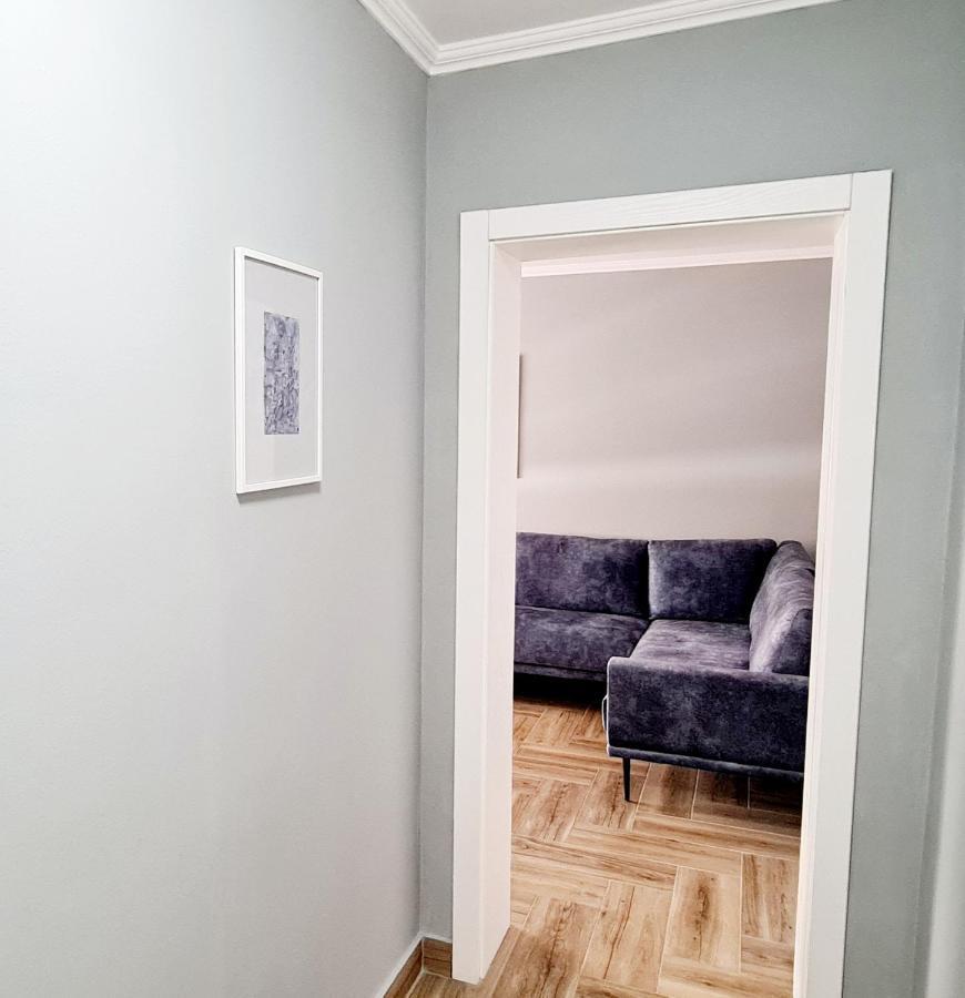 2V1 - 21 Dhjetori Appartement Tirana Buitenkant foto