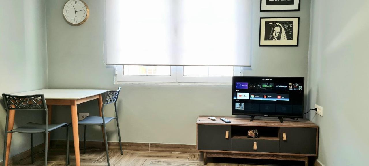 2V1 - 21 Dhjetori Appartement Tirana Buitenkant foto