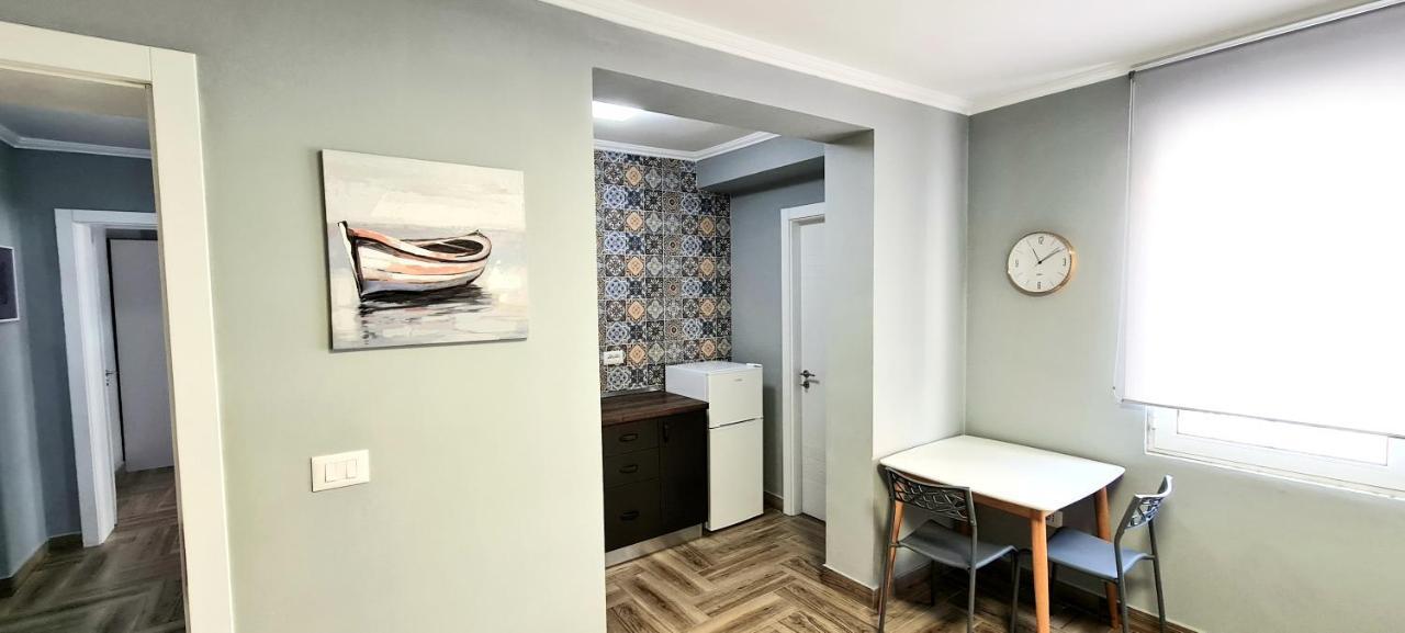 2V1 - 21 Dhjetori Appartement Tirana Buitenkant foto